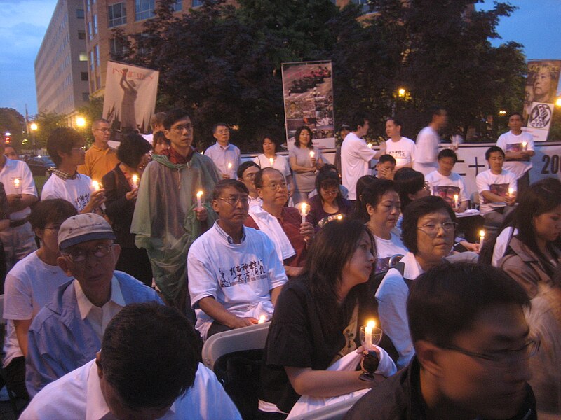 File:Crowd at 20th anniversary of Tiananmen Massacre.jpg