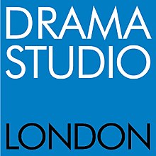 Drama Studio Лондон драма мектебінің ресми logo.jpg