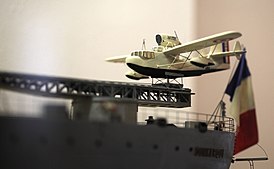 модель самолёта на катапульте линейного крейсера «Дюнкерк»