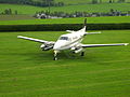 English: A Beechcraft Kingair at Schmallenberg airfield during the „Bergfliegen 2011“ – Deutsch: Eine Beechcraft Kingair beim „Bergfliegen 2011“ auf dem Flugplatz Schmallenberg-Rennefeld