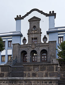 Edificio de servicios al alumnado, Universidad de La Laguna, Tenerife, España, 2012-12-15, DD 03.jpg