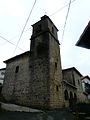 Català: Església d'Etxaleku (Imotz). L'església actual, dedicada a Sant Esteve, és del segle XIX, mentre que les restes de l'església anterior, incloent la portalada gòtica, fan de cemetiri. Euskara: Etxalekuko eliza.