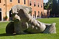 Escultura "Fallen Angel", de Igor Mitoraj, en Pisa.