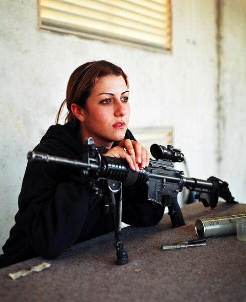 File:Female Israeli soldier with M4.jpg