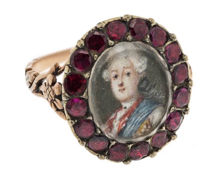 File:Fingerring av guld och almandiner med miniatyrporträtt, 1700-tal - Hallwylska museet - 110238.tif