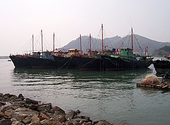 Fishing boats at Tai O 2.jpg