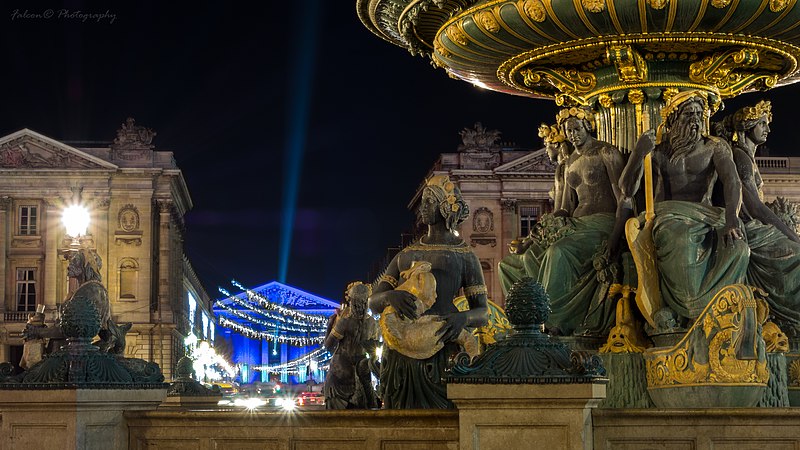 File:Fontaine des Fleuves, Paris January 2015.jpg