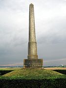 Obélisque commémorant la bataille de Fontenoy du 25 juin 841 entre les petits-fils de Charlemagne.