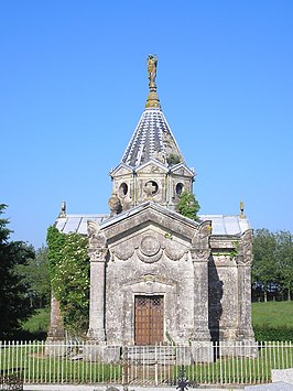 Kapel op de begraafplaats van Dampierre
