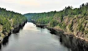 Parco provinciale del fiume francese - Gola del fiume francese-Albon-Ontario.jpg