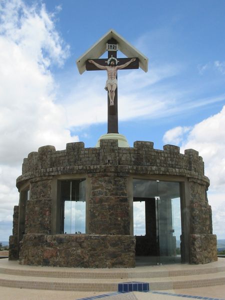 File:Garanhuns-Monte-Magano-Cristo.jpg