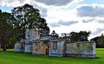 Toddington House Gatehouse, Toddington Manor House (geograph 5524061).jpg