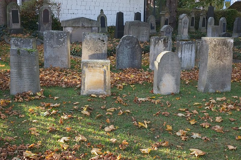 File:Geseke Jüdischer Friedhof 8791.JPG