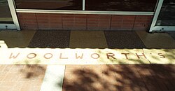 Old Woolworth's in Glendale Glendale-Building-Woolworths-1950-2.jpg