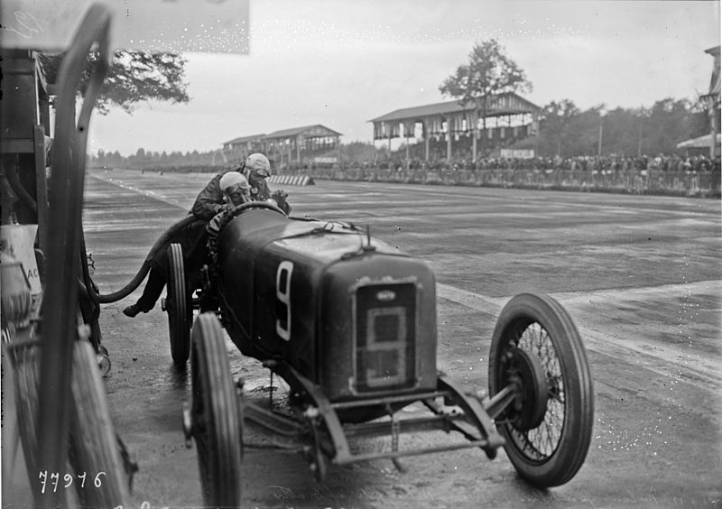 File:Guido Meregalli at the 1922 Italian Grand Prix.jpg