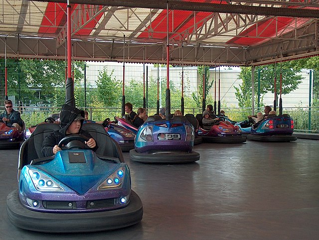 bumper car - Wiktionary, the free dictionary