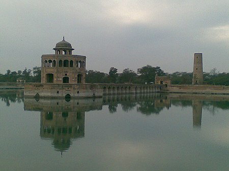 Hiran Minaar, Sheikhupura.jpg