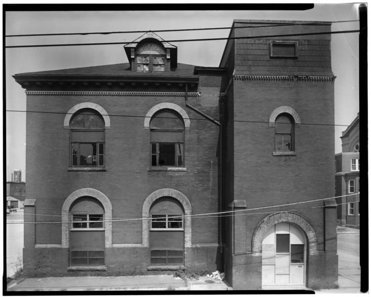 File:Historic American Buildings Survey, George Beaubien, Jr., Photographer assisted by Frank Giulano, August 15, 1978 VIEW OF SOUTH CORNER. - St. Anne's Gymnasium, 74 Cumberland Street, HABS RI,4-WOON,5-1.tif