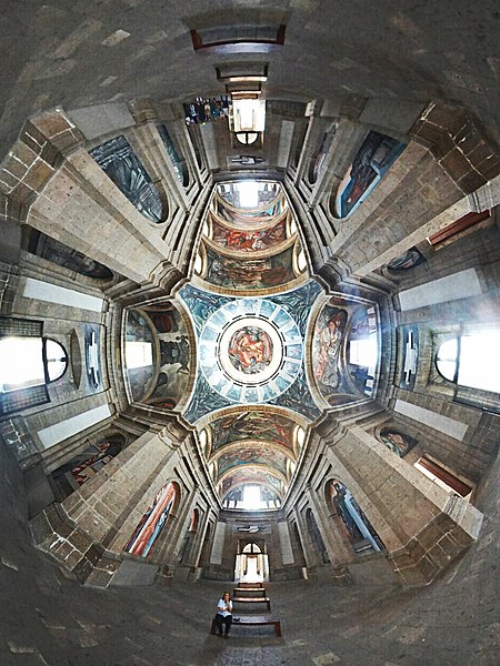 File:Hospicio Cabañas. Murales de José Clemente Orozco en la Capilla Clementina.jpg