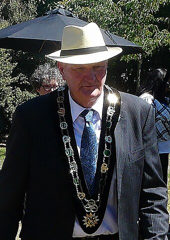 Mayor Dalley (2010-2019) wearing the mayoral chain Hurunui Mayor Winton Dalley (cropped).jpg