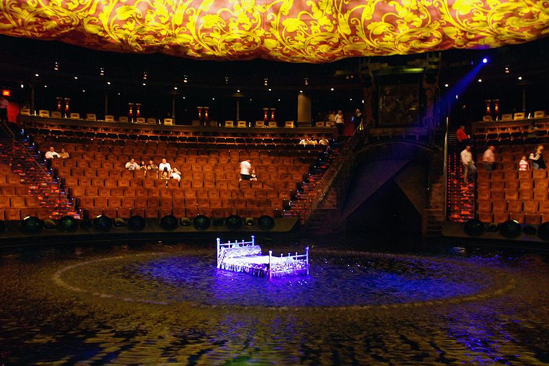 File:Inside Le Reve Theater at the Wynn.jpg