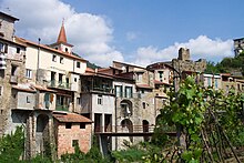 Scorcio del centro storico e del castello doriesco