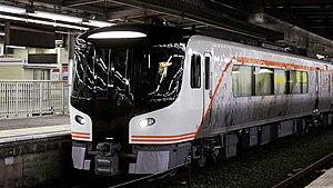 JRC HC85 series hybrid-diesel multiple unit on test run Toyohashi Station 2019-12-04.jpg