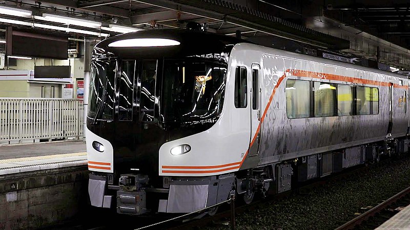 File:JRC HC85 series hybrid-diesel multiple unit on test run Toyohashi Station 2019-12-04.jpg