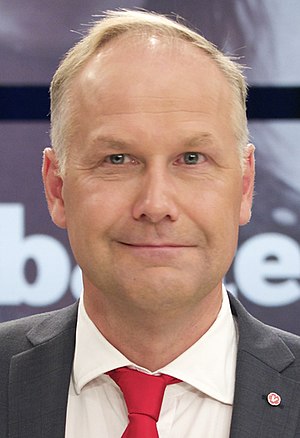 Jonas Sjöstedt in Sept 2014 -2 (cropped 2).jpg