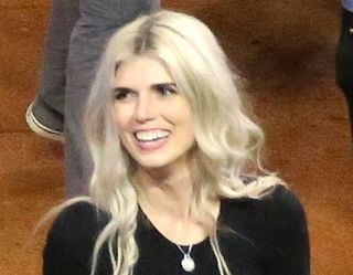 <span class="mw-page-title-main">Julianna Zobrist</span> American singer-songwriter