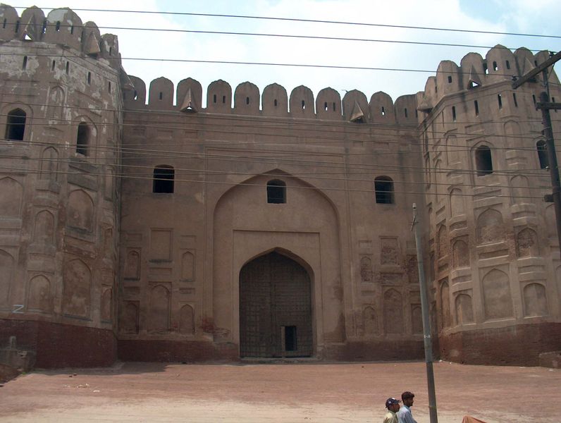 File:July 9 2005 - The Lahore Fort-A gate from the backside.jpg