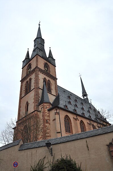 File:Kiedrich Pfarrkirche aussen2.jpg