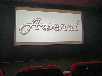 Kino Arsenal Tübingen Leinwand mit Arsenal Schriftzug.jpg