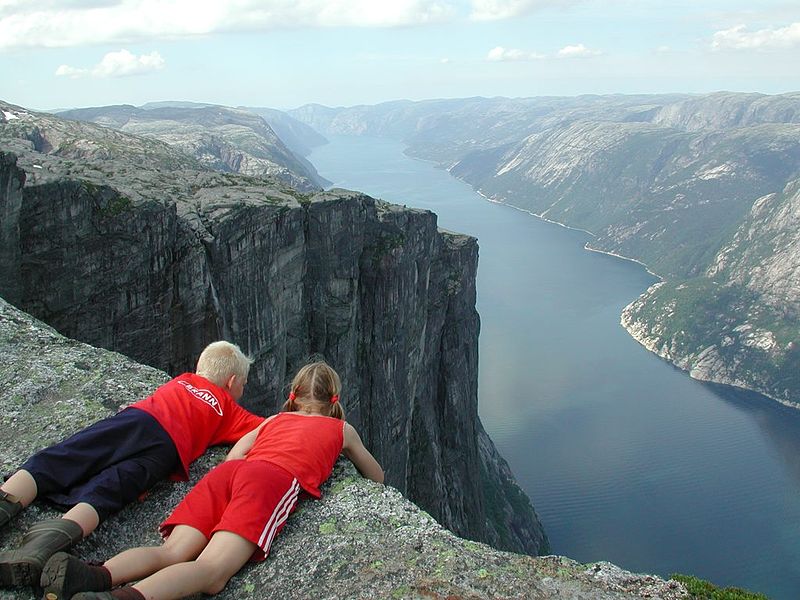 File:Kjerag.jpg