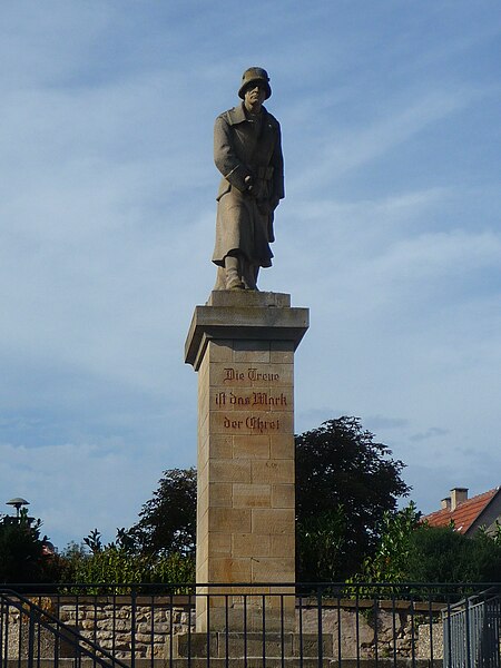 File:Kriegerdenkmal-in-Bockenheim-1.JPG