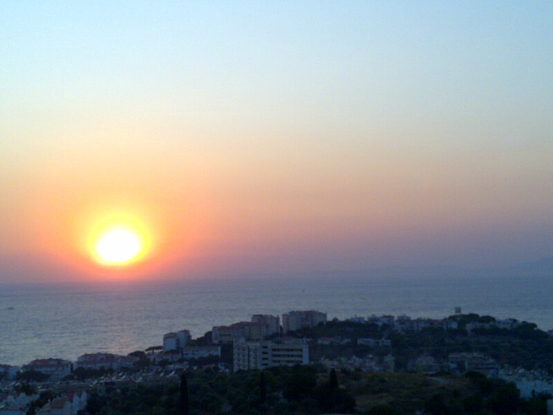 File:Kuşadası - Aydın - panoramio - collage bird's eye view (1).jpg