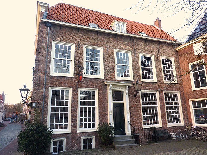 File:Leiden - Pieterskerkhof 22.JPG