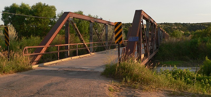 File:Lewellen, Nebraska bridge from S 3.JPG