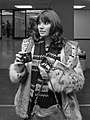 Linda Ronstadt 1976.jpg