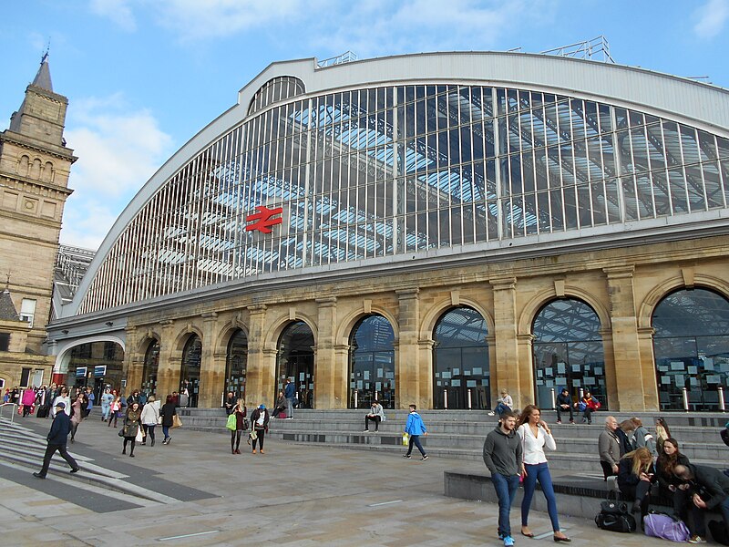 File:Liverpool Lime Street station frontage (1).JPG