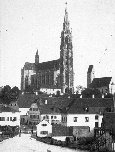 File:München — Giesing — Heilig-Kreuz-Kirche und alte Kirche — 1887.jpeg