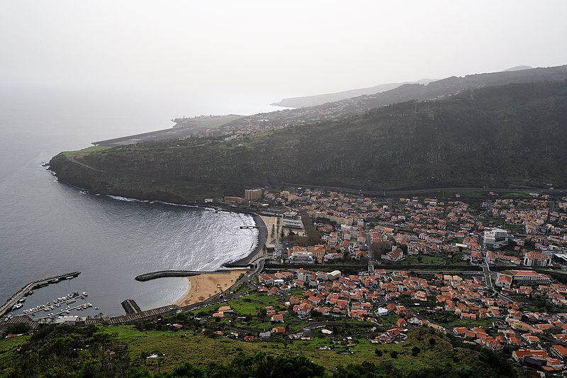 File:Madeira. Kathleen and David sightseeing. (51859592968).jpg