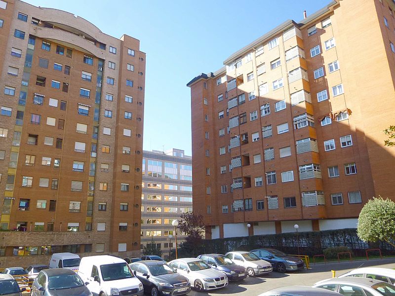 File:Madrid - Barrio de Peñagrande 4.JPG