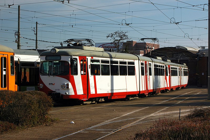 File:Mannheim-Käfertal - Düwag GT8 - RNV 4110 - 2019-02-25 15-20-23.jpg