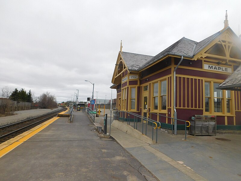 File:Maple Station (32803397717).jpg