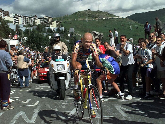 Marco Pantani na podjeździe pod Alpe d’Huez 1997