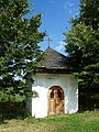 English: Virgin Mary chapel in the village of Masákova Lhota in Prachatice District, Czech Republic. Čeština: Kaplička Panny Marie ve vsi Masákova Lhota v okrese Prachatice
