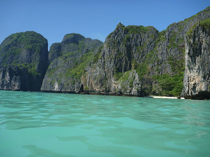 File:Maya Bay (4296442825).jpg