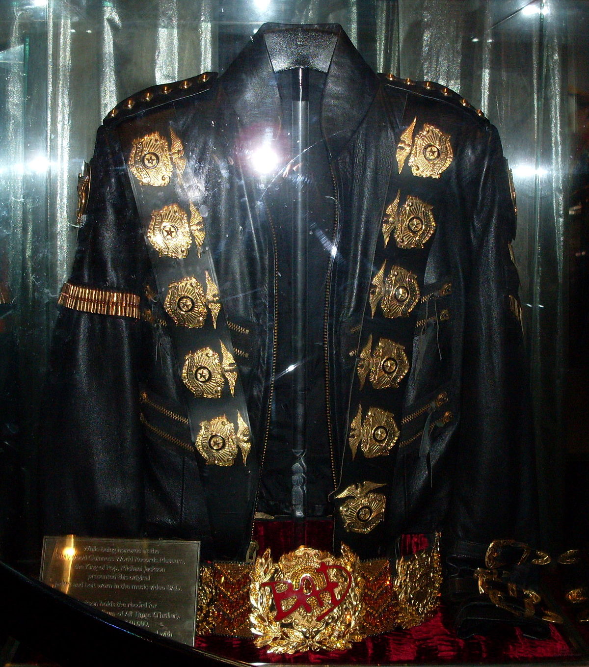 File:Michael Jackson's Bad Jacket and Belt.jpg - Wikipedia