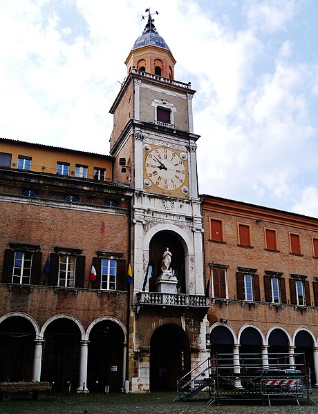 File:Modena Palazzo Comunale 3.jpg